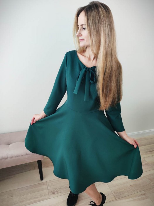 Suknelė žalia puošni